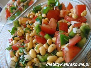 salatka z soi, papryki i pomidora